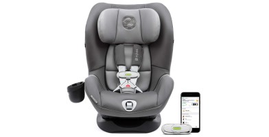An in-depth review of the Cybex Sirona M car seat. 