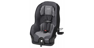 An in-depth review of the Evenflo Tribute car seat. 