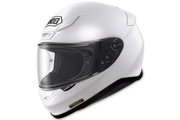 An in-depth review of the Shoei RF-1200. 