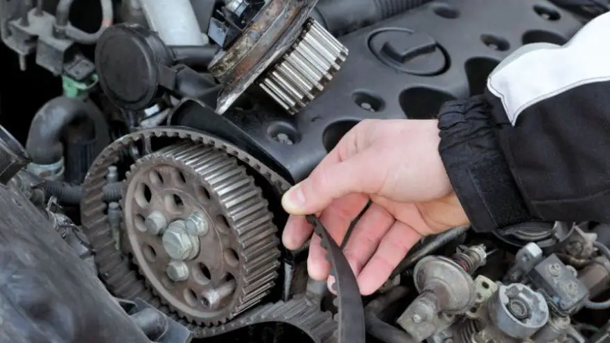 An in-depth guide to all of the symptoms of a broken timing belt. 