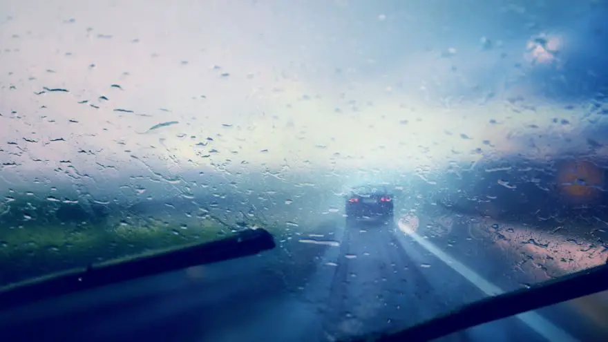 25 Crucial Things to Know About Driving in the Rain