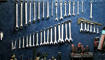 An in depth guide to the most common types of wrenches. 