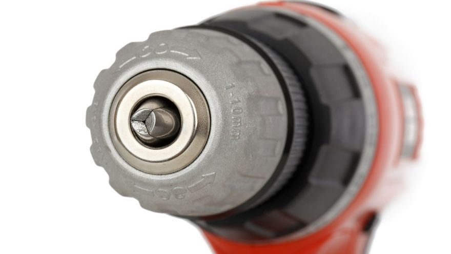 a beginner's guide for how to use an impact driver