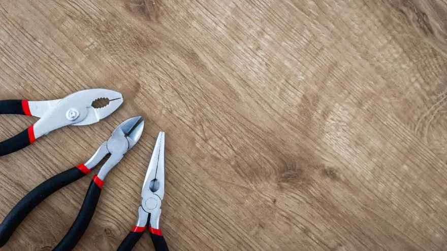 An in-depth guide on the different types of pliers you may need for your toolbox. 